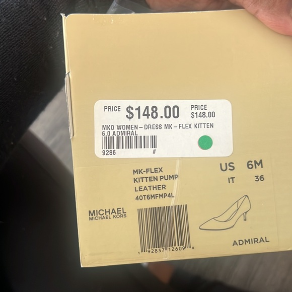 COPY - Brand New in box - Michael Kors Flex Kitten in Navy Blue. Never worn. - Picture 3 of 4